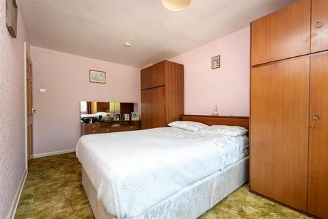 40 Fleet Road, Northfleet, Gravesend, DA11 8EE