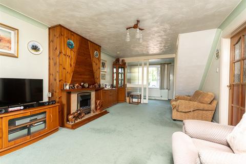 40 Fleet Road, Northfleet, Gravesend, DA11 8EE
