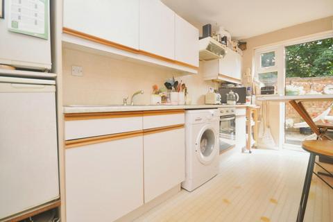 16 Mead Path, Chelmsford, CM2 9XL