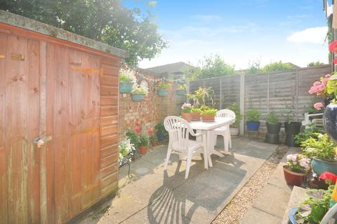 16 Mead Path, Chelmsford, CM2 9XL