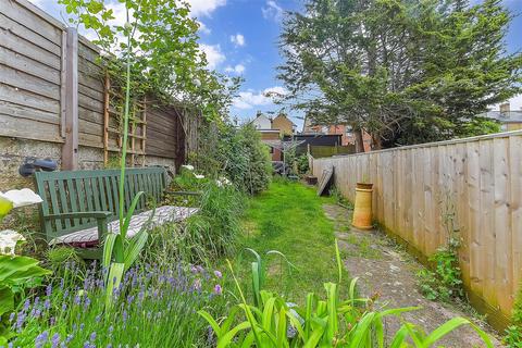 2 bedroom terraced house for sale, Kings Road, East Cowes, Isle of Wight