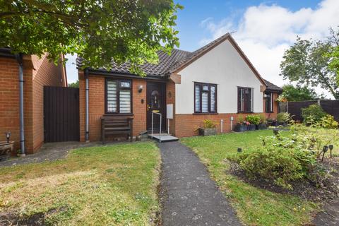 2 bedroom semi-detached bungalow for sale, Crescent Court, Crescent Road, Heybridge