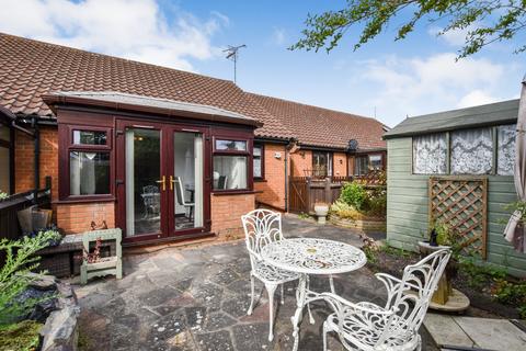 2 bedroom semi-detached bungalow for sale, Crescent Court, Crescent Road, Heybridge