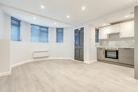 1 bedroom apartment for sale, Clapham Common North Side, London, SW4