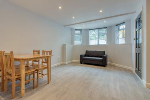 1 bedroom apartment for sale, Clapham Common North Side, London, SW4