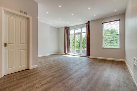 3 bedroom apartment for sale, Clapham Common North Side, London, SW4