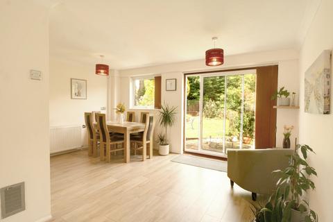5 Stephen Close, Orpington, BR6 9TZ