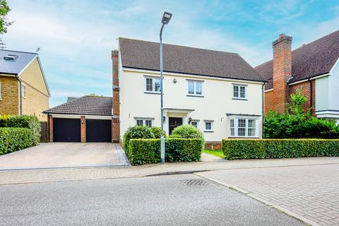4 bedroom detached house for sale, Etheldore Avenue, Hockley, SS5