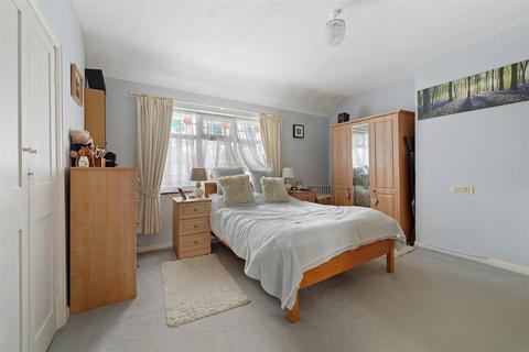 13 Sheldon Road, Dagenham, RM9 6DT