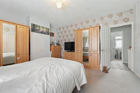 13 Sheldon Road, Dagenham, RM9 6DT