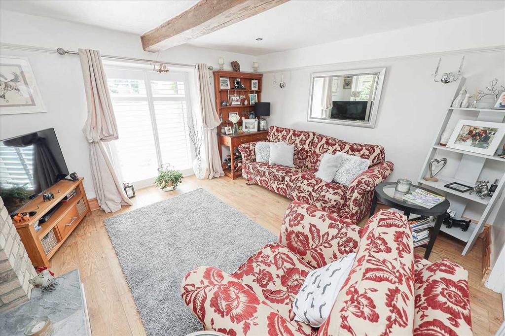 Lincoln Road, Branston 2 bed cottage for sale £210,000