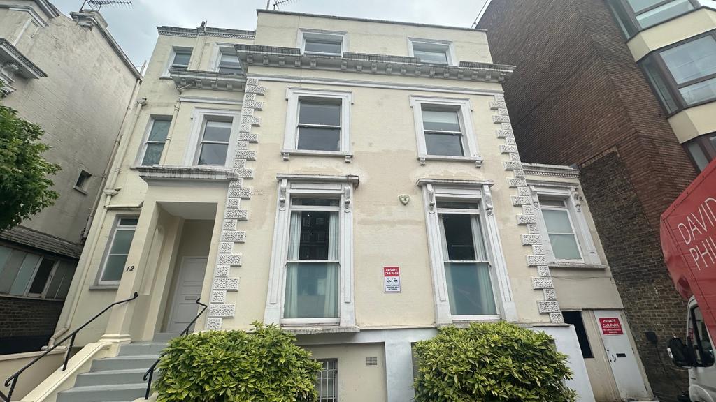 St Johns Wood - 4 bedroom flat to rent