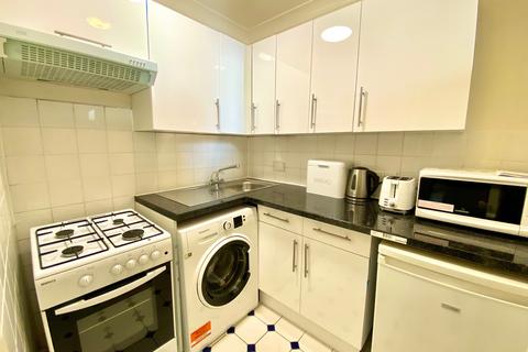 2 bedroom apartment to rent, South Kensington, London. SW7