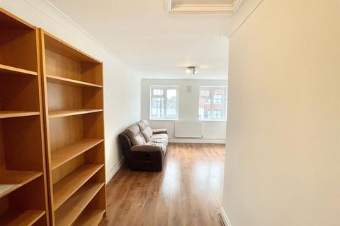 1 bedroom apartment for sale, Chase Side, London N14