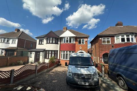 3 bedroom semi-detached house to rent, Melton Avenue, Solihull B92