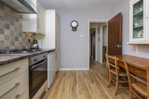 2 bedroom apartment for sale, Kirkwood Green, Huddersfield HD3