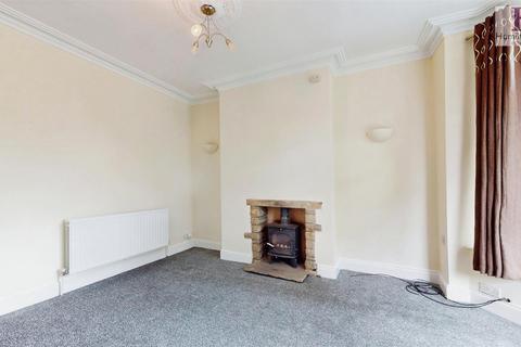 2 bedroom terraced house to rent, The Grove, Idle, Bradford