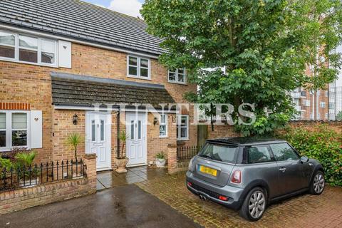 2 bedroom end of terrace house for sale, Walnut Grove, Hornchurch