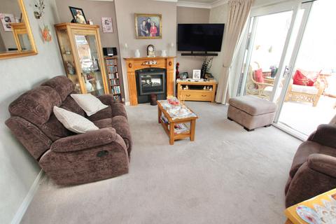 2 bedroom bungalow for sale, Wallace Way, Broadstairs, Kent