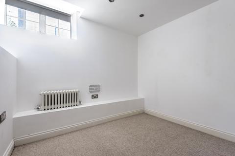 2 bedroom apartment to rent, Jowett Street London SE15