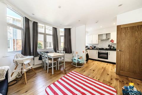 2 bedroom flat for sale, Guildford, Surrey GU1