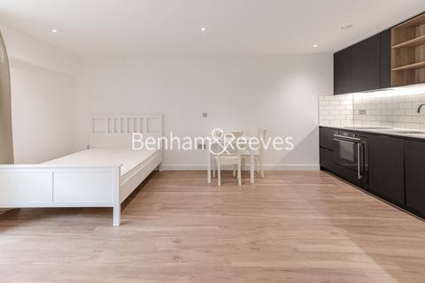 Studio to rent, Beaufort Square, Beaufort Park NW9