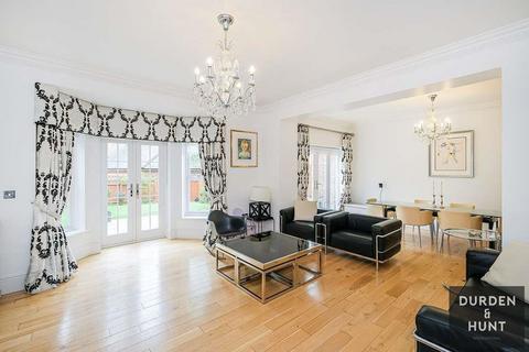 undefined, Regents Drive, Woodford Green, IG8