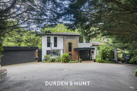 4 bedroom detached house for sale, Baldwins Hill, Loughton, IG10