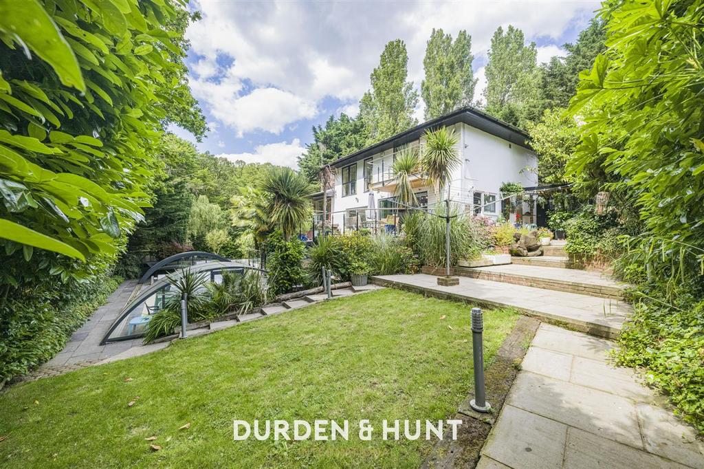 House exterior, garden