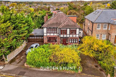 Spareleaze Hill, Loughton, IG10