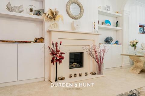 undefined, Spareleaze Hill, Loughton, IG10