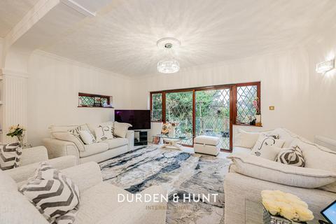 undefined, Spareleaze Hill, Loughton, IG10