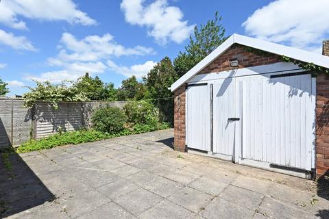 2 bedroom bungalow for sale, Kingsmoor Road, Stockton on the Forest, York, YO32
