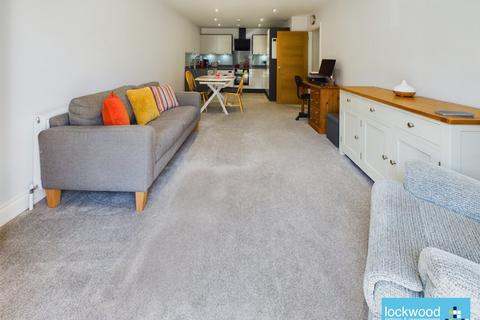 2 bedroom flat to rent, 8-12 Clarendon Road, Ashford