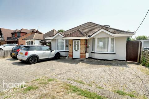 6 bedroom chalet for sale, Central Avenue, Rochford