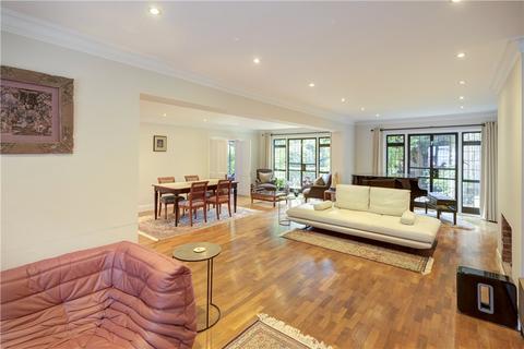 undefined, Coombe End, Kingston Upon Thames, KT2