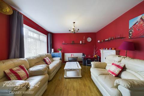 3 bedroom terraced house for sale, Murray Square, London, E16