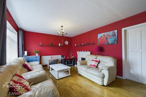 33 Murray Square, London, E16 3AH