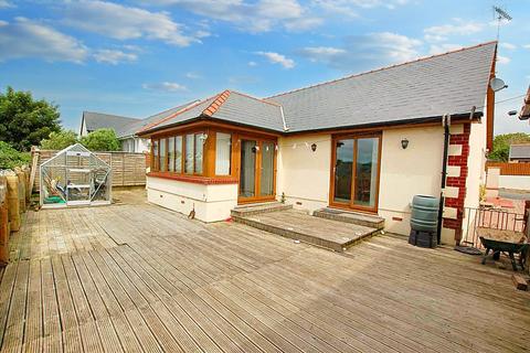 3 bedroom detached bungalow for sale, 15 Fairways