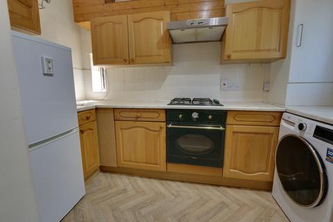 1 bedroom flat to rent, Monkton Road, York, YO31