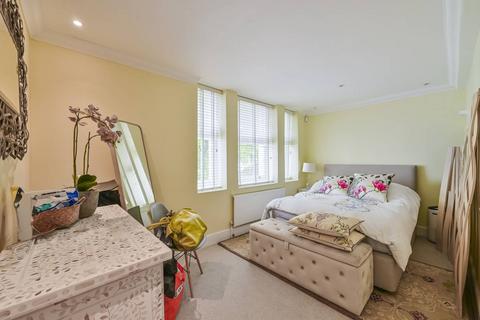 Flat 3, 9 Warrington Gardens, London, W9 2QB