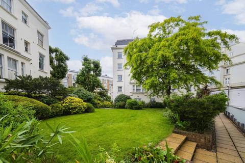 Flat 3, 9 Warrington Gardens, London, W9 2QB