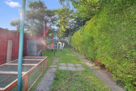 27 Weston Road, Rochester, ME2 3HA