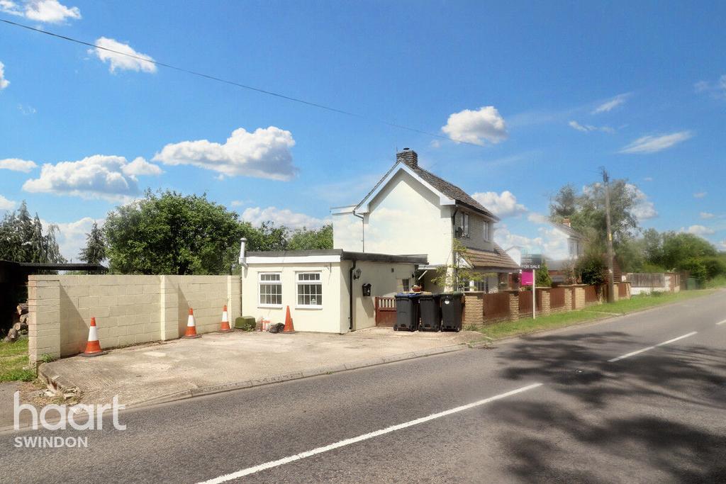 Malmesbury Road, Swindon 3 bed detached house for sale - £350,000