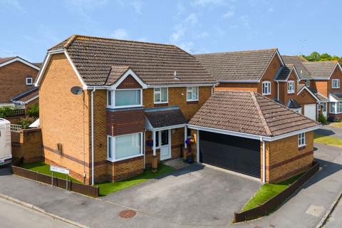 4 bedroom detached house for sale, Durley Close, Andover, SP10