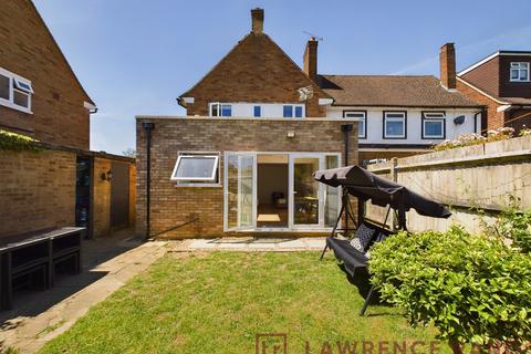 15 Coombe Drive, Ruislip, HA4 9TW