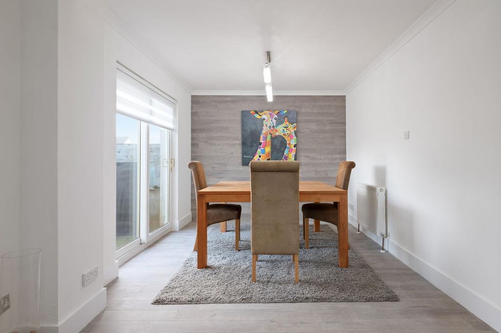 Kitchen /Dining Area