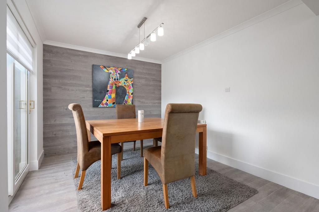 Kitchen / Dining Area