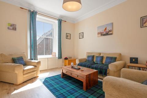 2 bedroom flat for sale, Bloomgate, Lanark