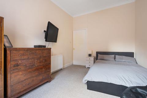 50 Bloomgate, Lanark, ML11 9ET